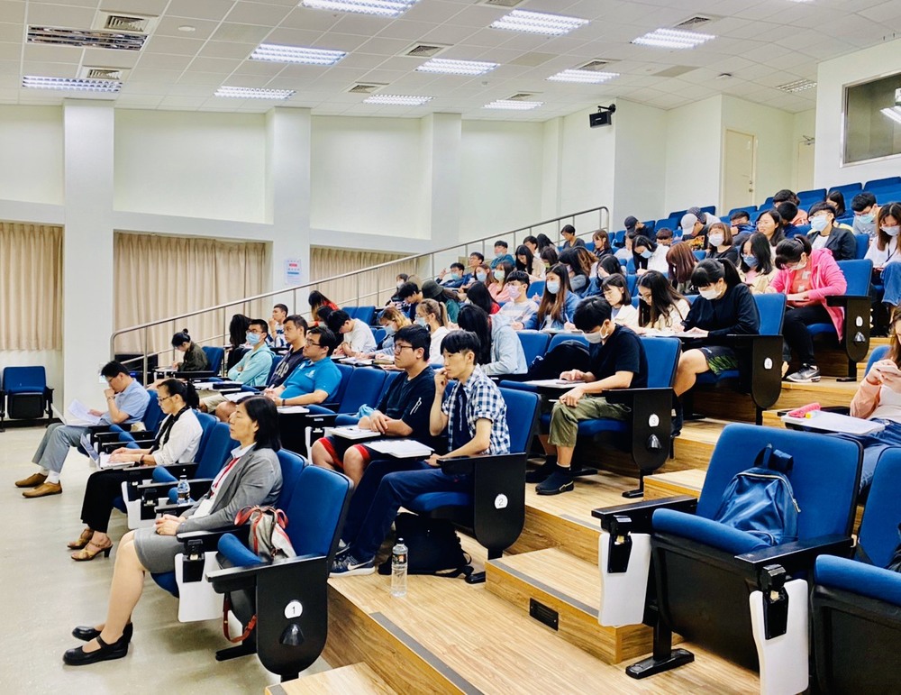 歡迎逢甲大學吳廣文教授蒞臨亞洲共同體講座圖片