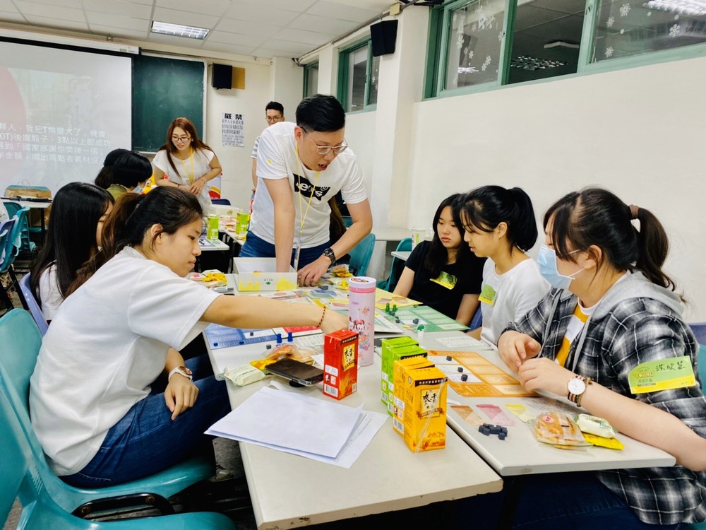 理財桌遊競賽+企業實習講座圖片