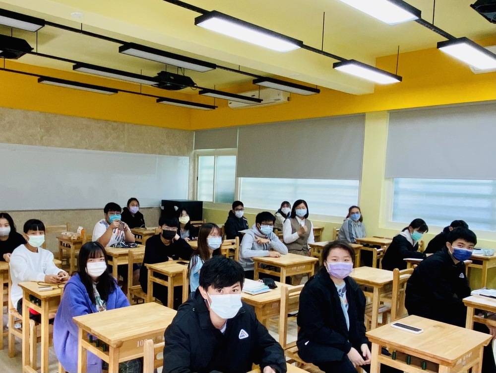 1月10日林冠汝主任首次到復興高中授課圖片