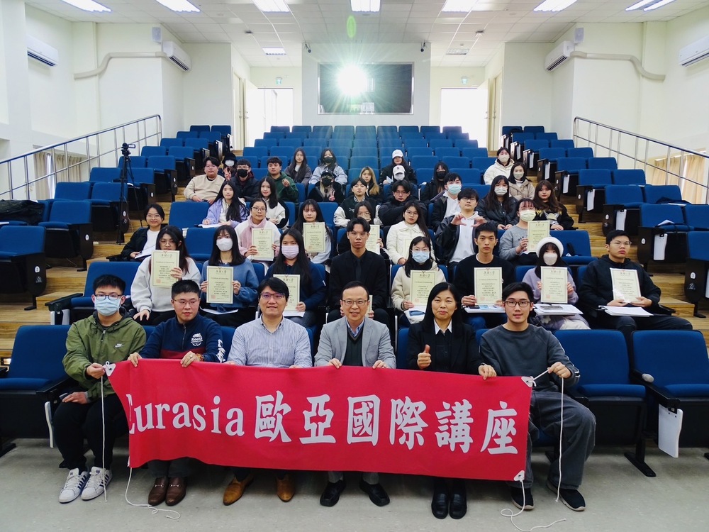 台大日文系田世民教授蒞臨演講並頒發歐亞國際講座獎學金圖片