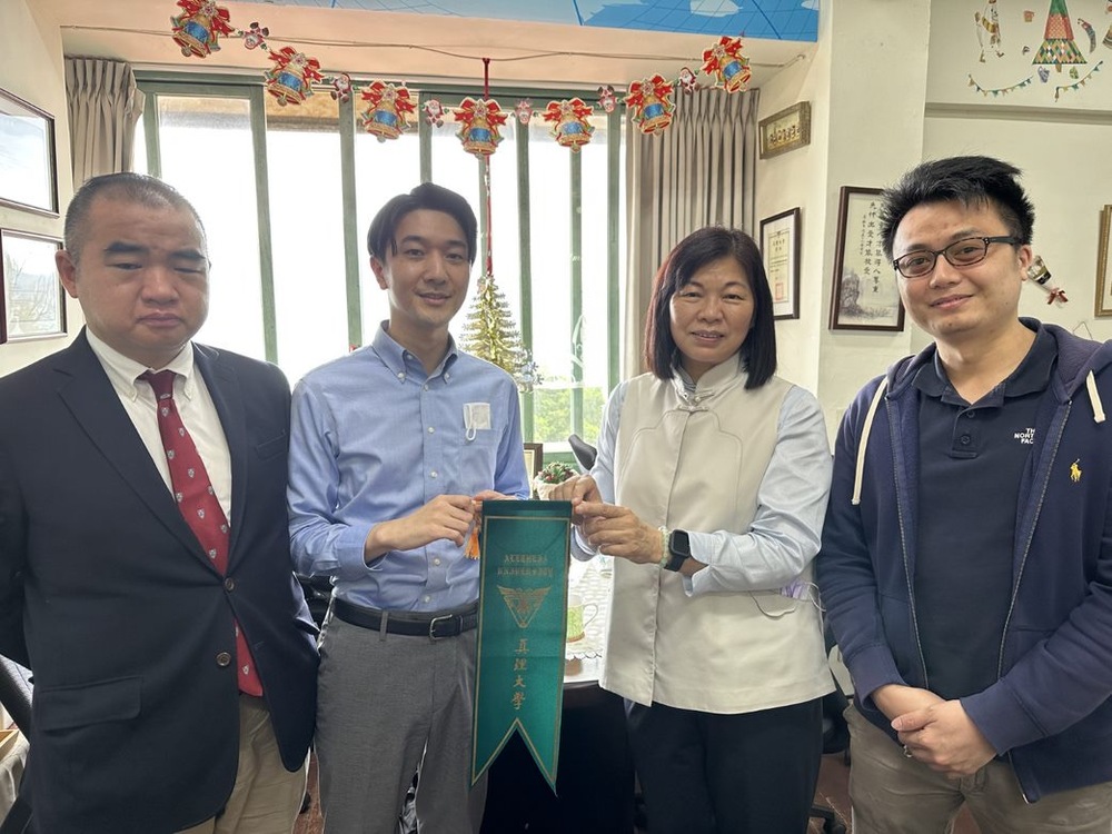 3月31日薪瀉經營大學教授來本系訪問洽談國際學術交流事宜圖片