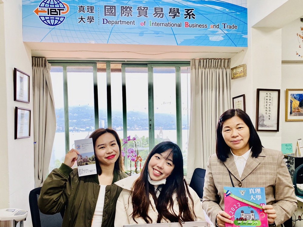 3月23日基隆女中來訪問本系圖片