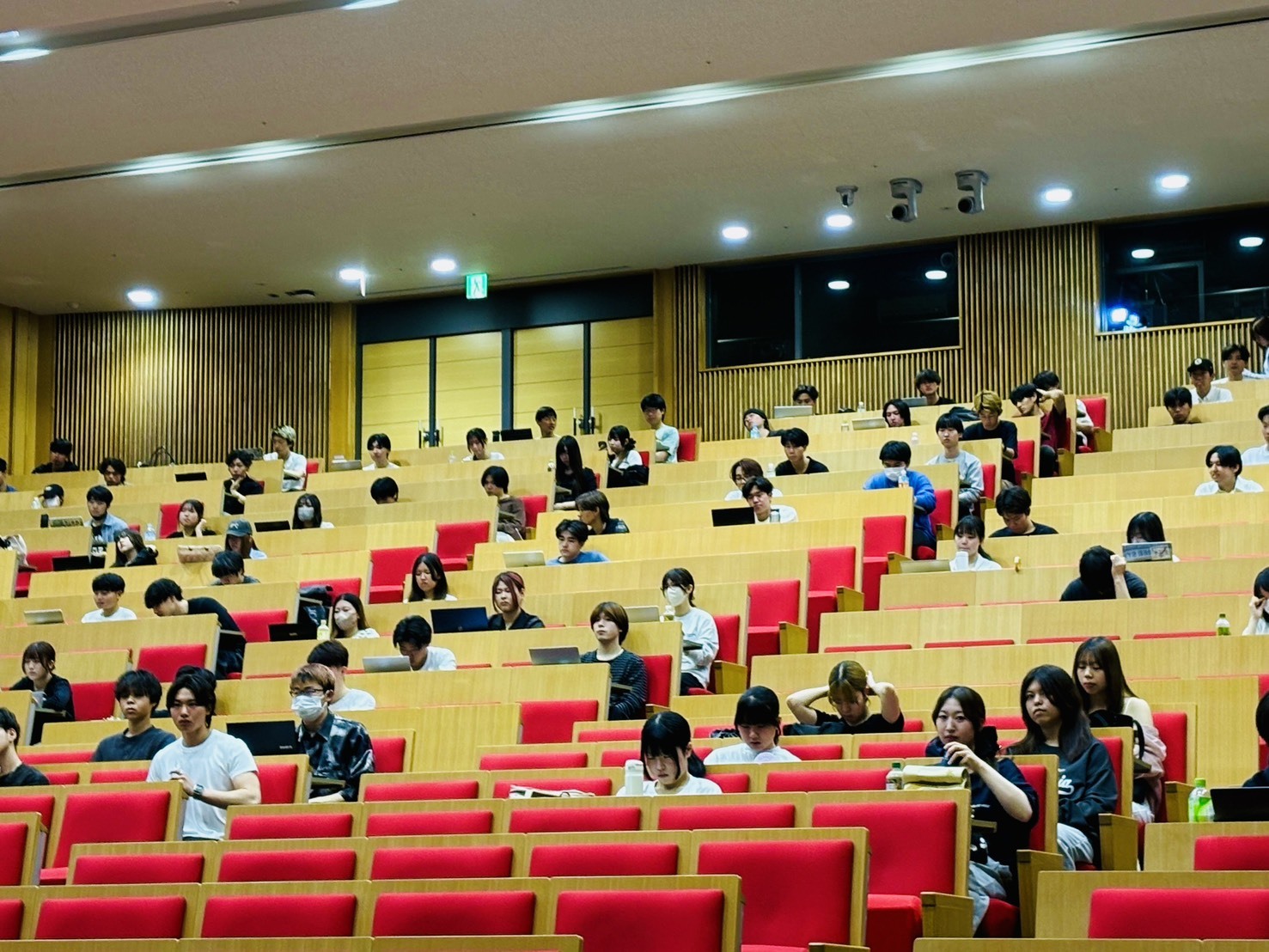 林冠汝主任再赴姐妹校名城大學進行兩場演講圖片