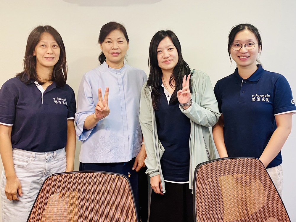 暑假期間林冠汝老師積極拜訪企業實習單位圖片