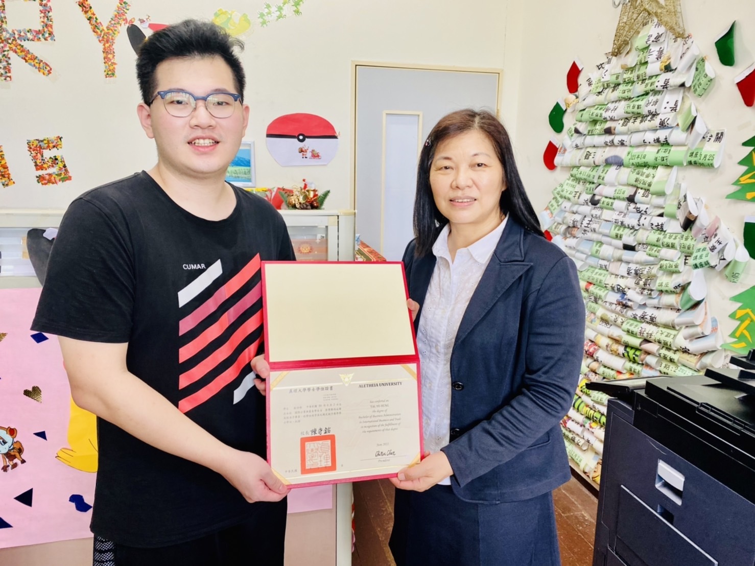 真高興畢業系友戴語衡來訪圖片