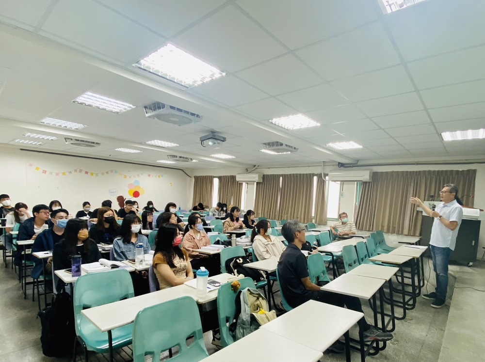 2023年10月27人宋狄君系友獎學金創辦人宋狄君返校與學弟妹分享圖片