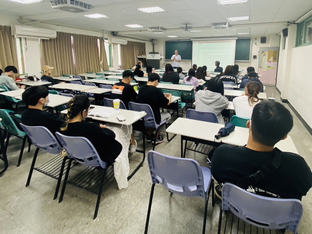 2023年10月27人宋狄君系友獎學金創辦人宋狄君返校與學弟妹分享圖片