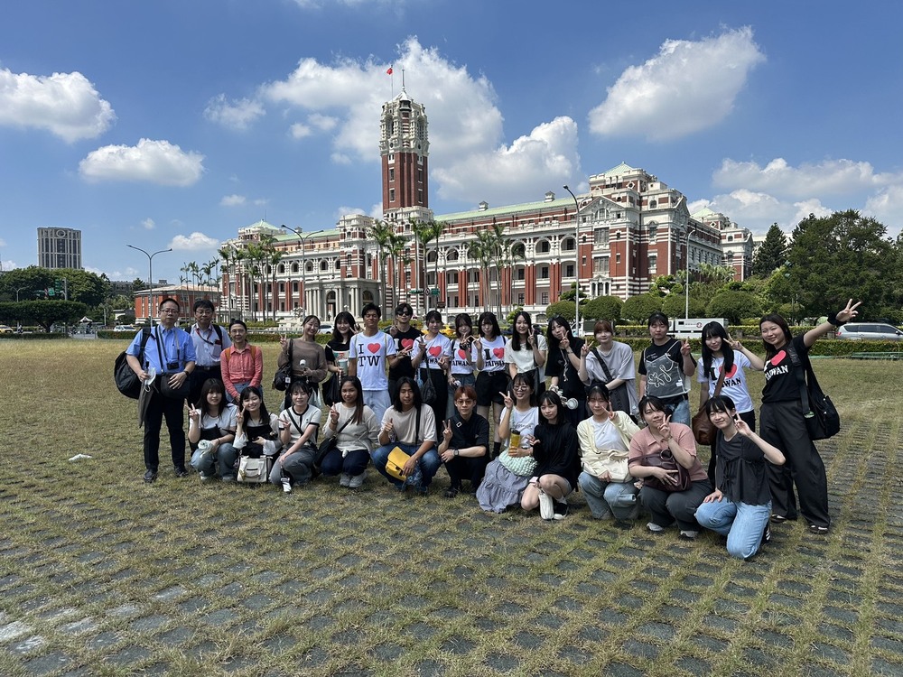 名城大學師生訪問真理大學林冠汝主任協助招待圖片