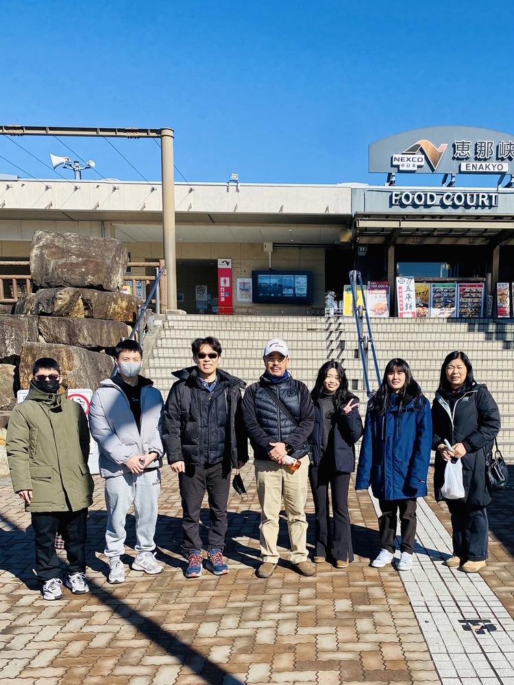 國貿易林冠汝老師師生參加日本名城大學滑雪研習營圖片