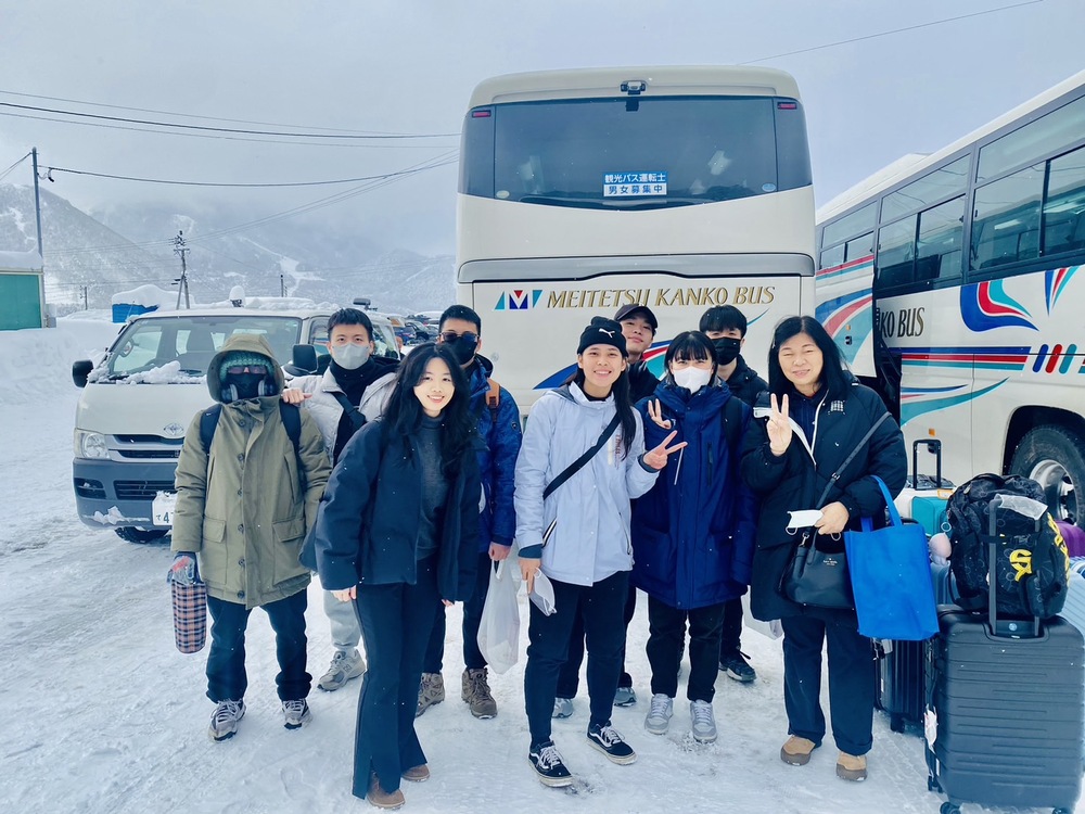 國貿易林冠汝老師師生參加日本名城大學滑雪研習營圖片