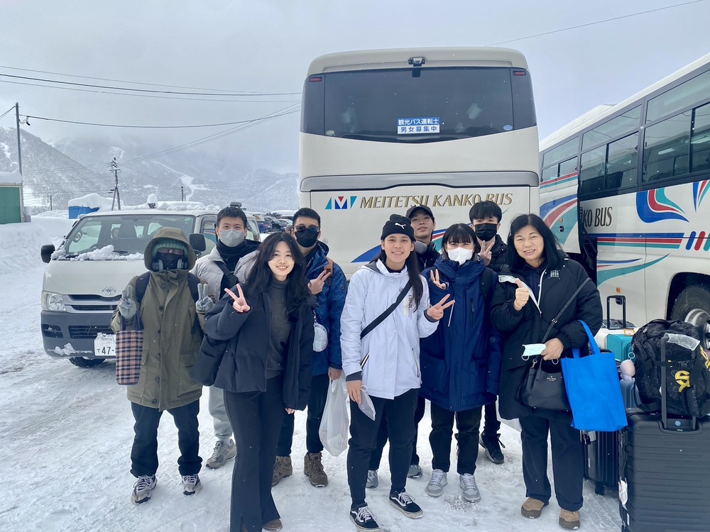 國貿易林冠汝老師師生參加日本名城大學滑雪研習營圖片