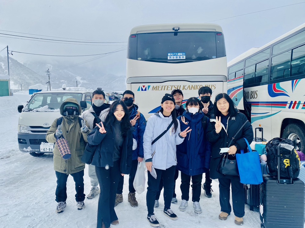 國貿易林冠汝老師師生參加日本名城大學滑雪研習營圖片