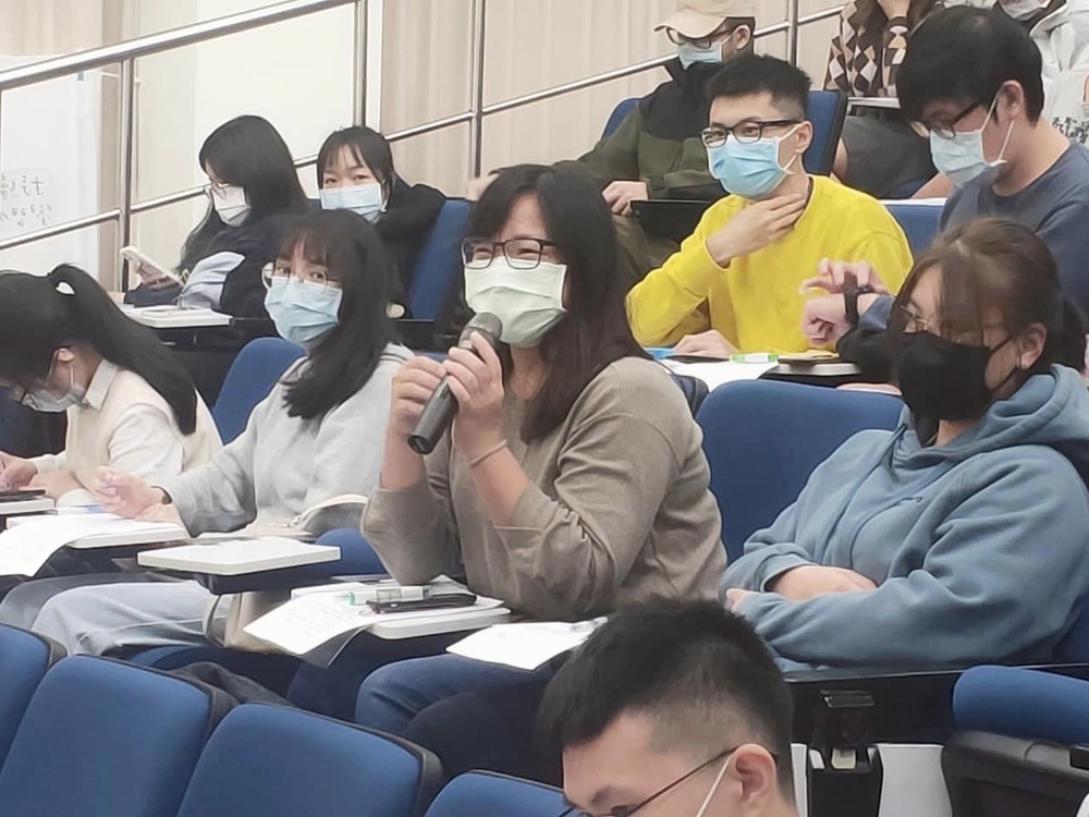 北投溫泉博物館鍾兆佳館長來校分享台日澡堂合作案例圖片