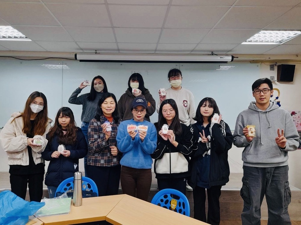 本系利用進階日文及初級日文完成圖片