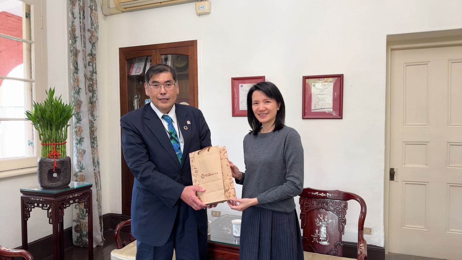 名城大學前校長小原章裕教授來訪真理大學李宜芳校長圖片