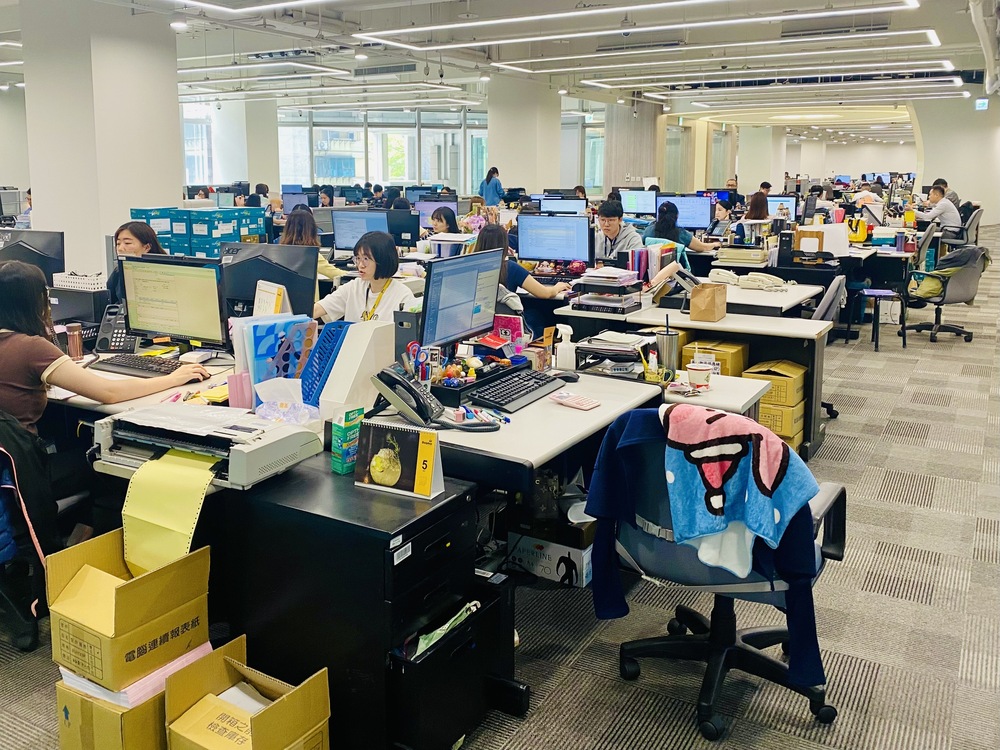 國貿系林冠汝主任帶領同學參加萬泰物流參訪師生受益良多圖片