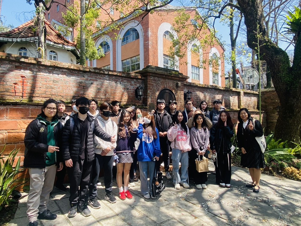 學校內的巫登益美術館成為國貿系涵養學生藝術最佳去處圖片