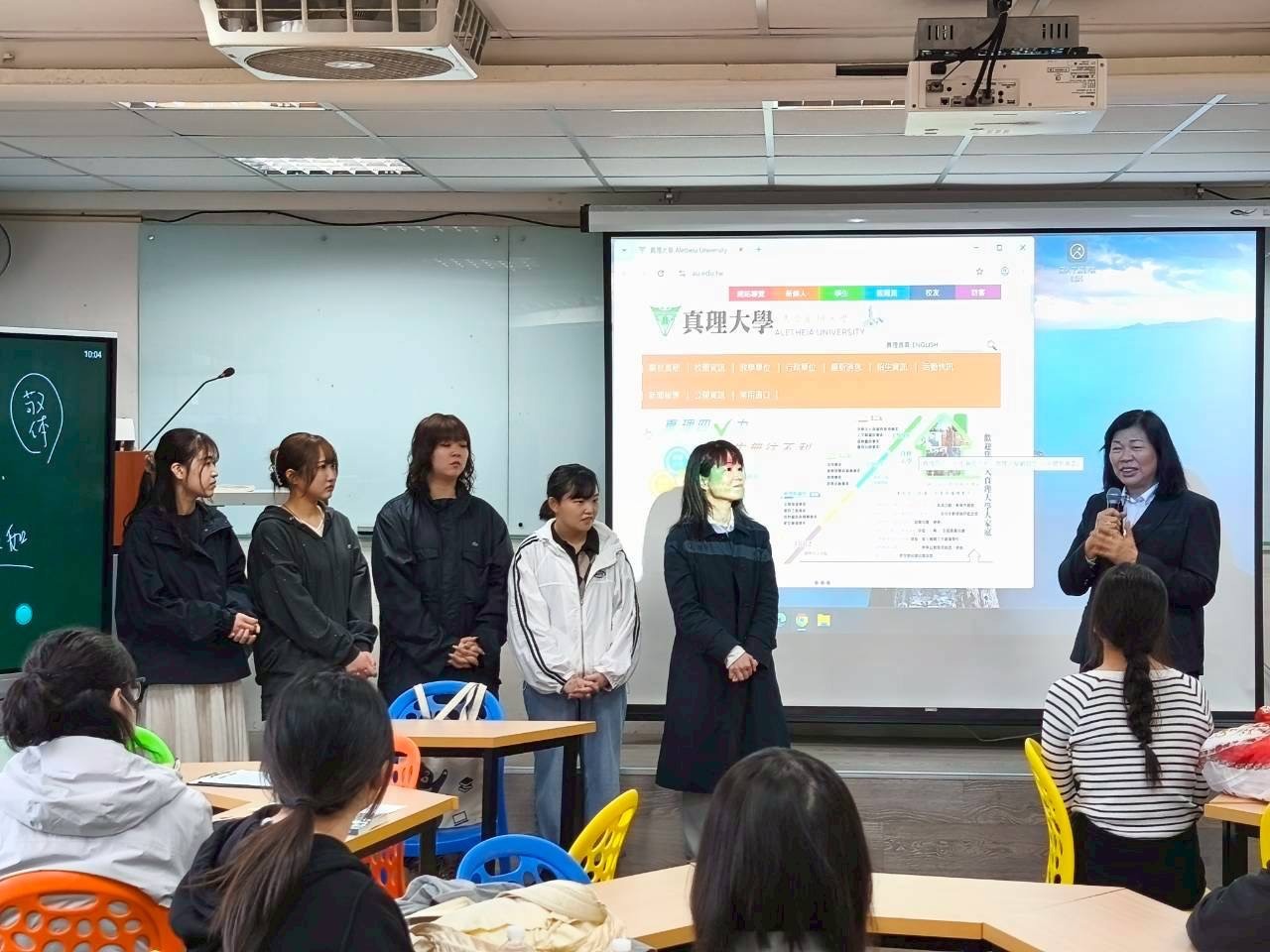 日本星城大學來訪國貿系進行日本和服體驗與交流圖片