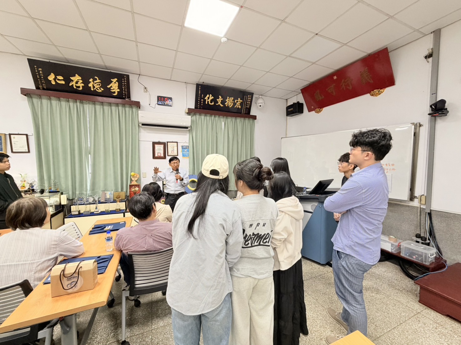 國貿系舉辦校外教學拜訪中砂公司圖片